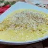 Σούπα αυγολέμονο με τυρί και κανέλα