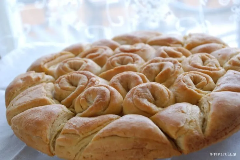 Το ψωμί της ευτυχίας - γιορτινό, για τις χαρές σας!