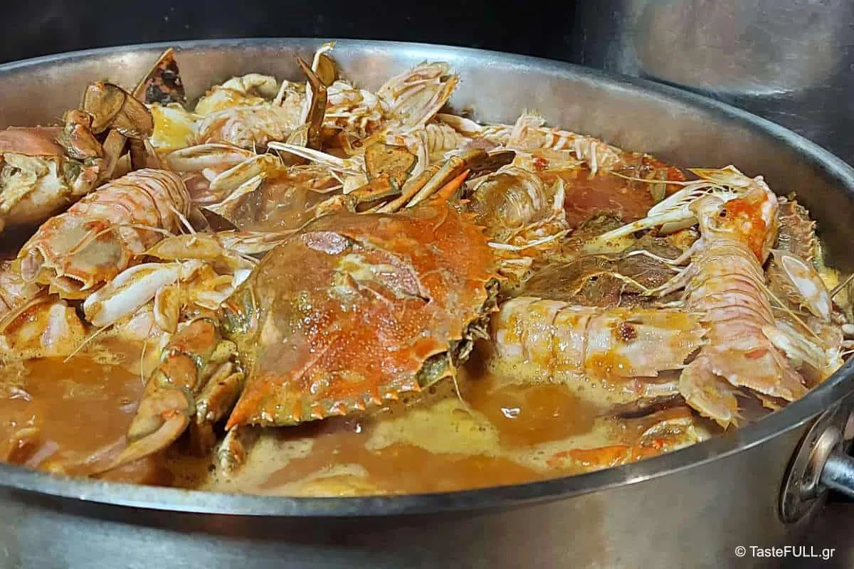 κανιόκες, καβούροι και αστακοί στην κατσαρόλα