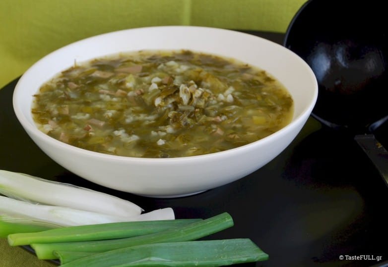 Μαγειρίτσα σούπα με συκωτάκια - η παραδοσιακή