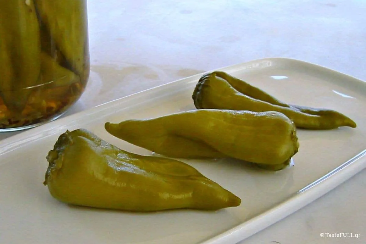 πιπεριές τουρσί