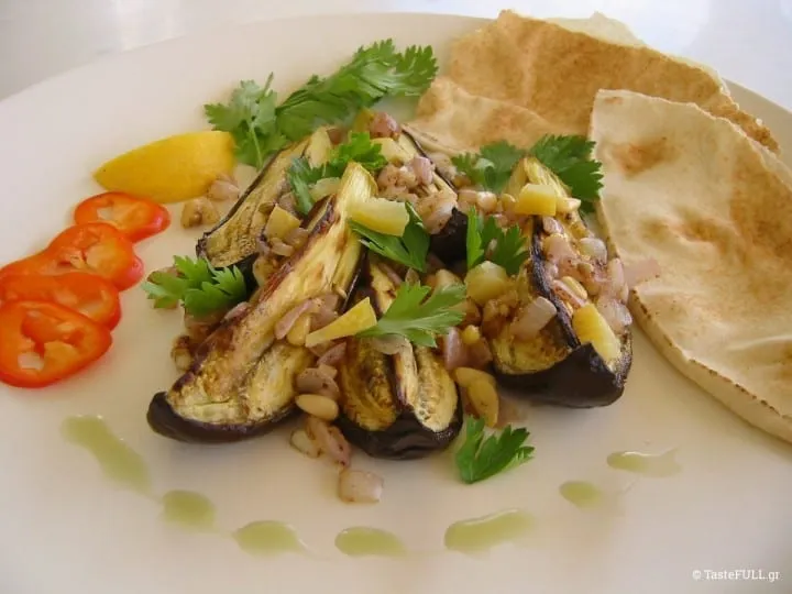 Λιβανέζικη σαλάτα με ψητές μελιτζάνες